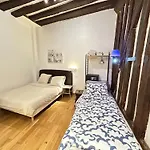 St Paul Marais Flat Ground Floor