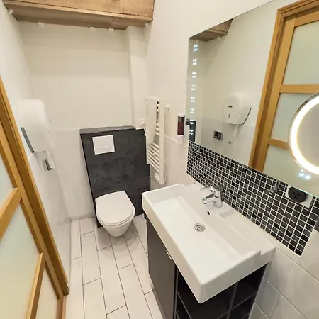 St Paul Marais Flat Ground Floor Apartment Paris