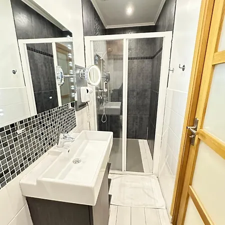 St Paul Marais Flat Ground Floor Parigi